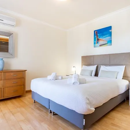 Mira Baia - Meia Family Lagos